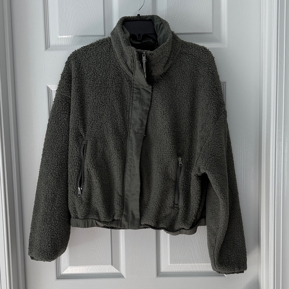 Vuori Women's Cozy Sherpa Jacket - Picture 2 of 3